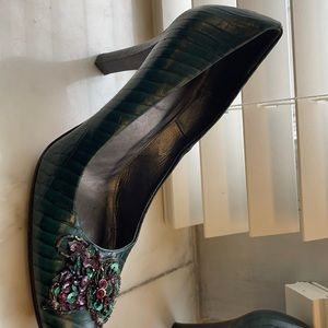 Shoes ( high heel)